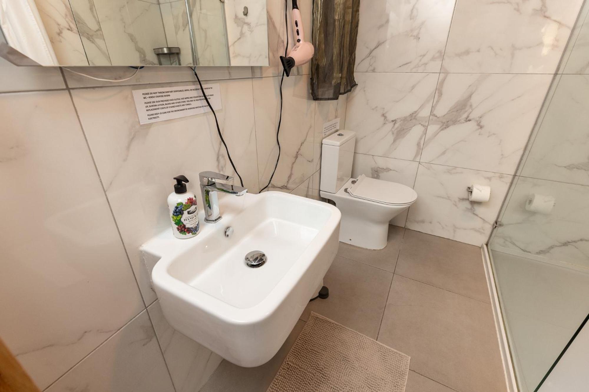 Pinewood Appartement San Ġiljan Buitenkant foto