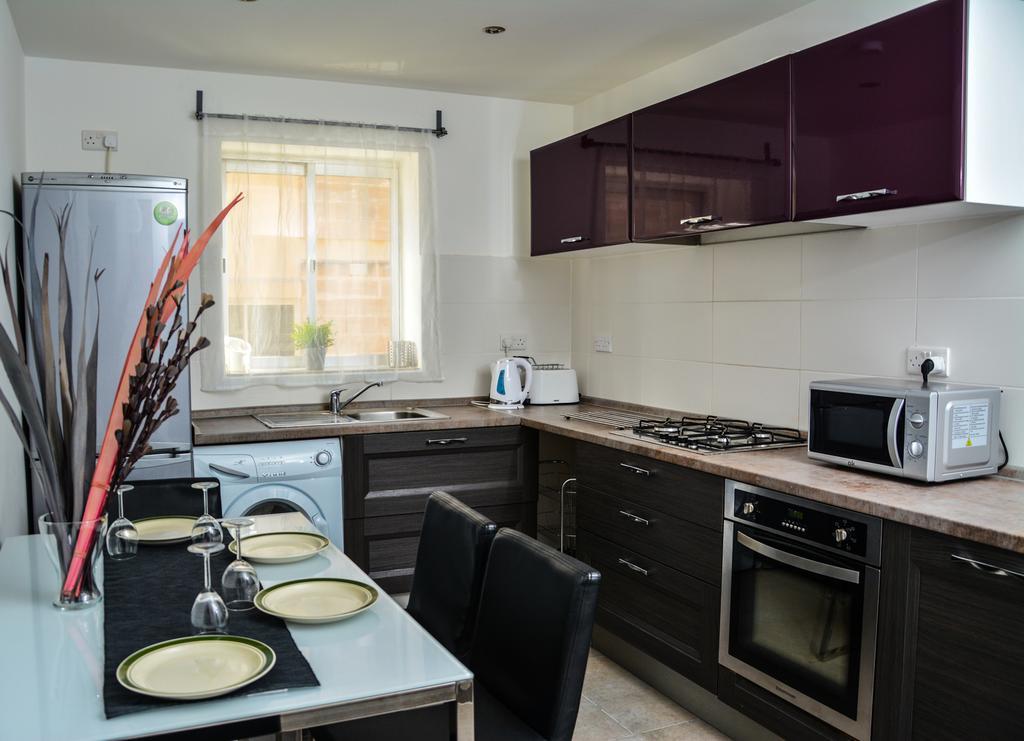 Pinewood Appartement San Ġiljan Kamer foto